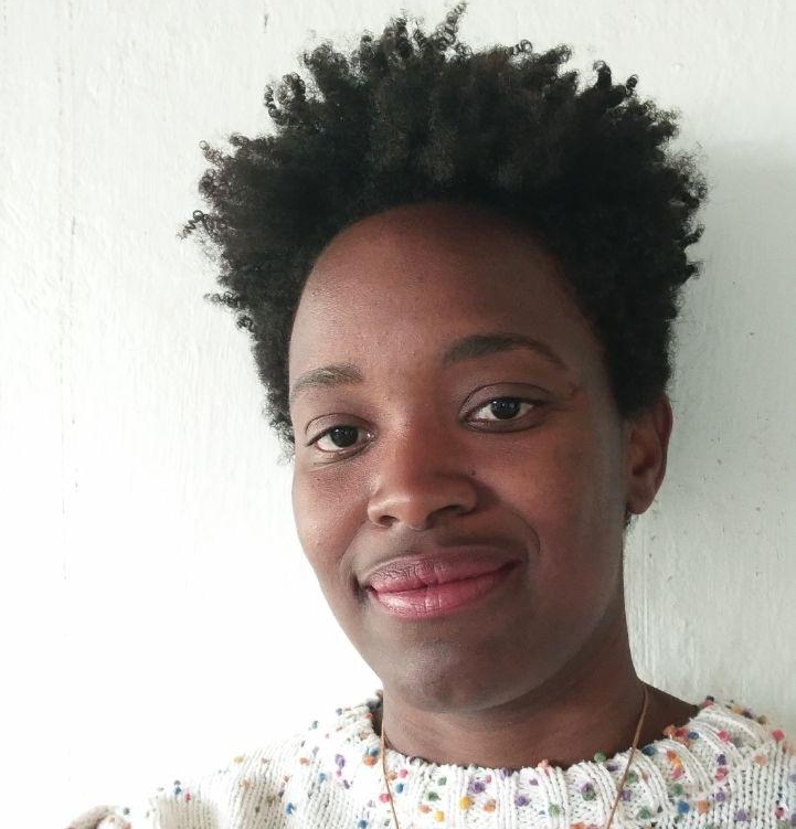 Janaina - Professora UEMG. Fundo Branco